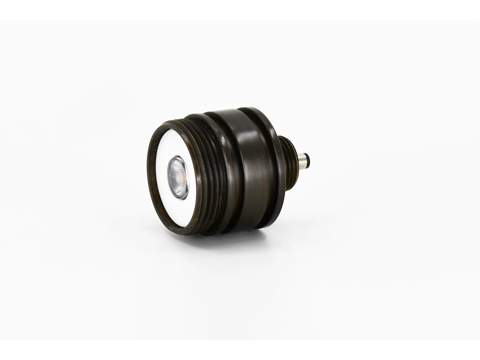 Lumien - Micro Flood Light - with Lumien Pro WW Module - 4.5 Watt features a linear optic lens for even light distribution.